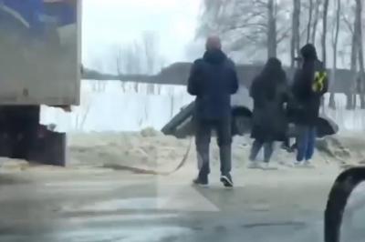 На Ряжском шоссе в Рязани автомобиль вылетел в кювет